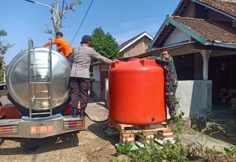 Pengedropan air bersih wilayah desa binaan 