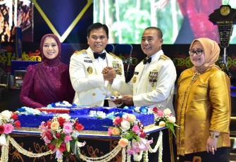 Kasal Laksamana TNI Muhammad Ali bersama Pangkolinlamil Laksda TNI Hudiarto Krisno Utomo