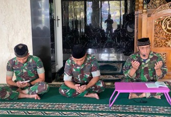 Doa bersama prajurit Menarmed 2 Kostrad 