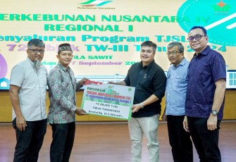 Penyaluran bantuan program TJSL di Medan