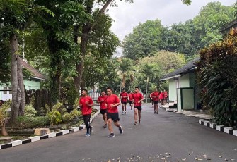 Lari pagi prajurit Menarmed 2 Kostrad 