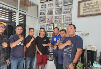 Ketua Pewarta Polrestabes Medan Poto Bersama Pengurus dan Anggota Usai Jumat Barokah.