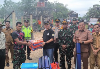 Polsek Belitang III Cek Lokasi TKP Pasca Kebakaran di Desa Busa Bali