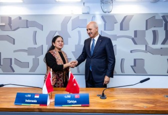 Ketua DPR RI Puan Maharani bersama Ketua Parlemen Turki