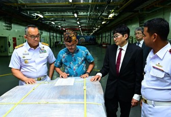 Penyerahan bantuan kesehatan di negara Vanuatu