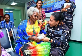 Bakti kesehatan Satgas Port Visit 2024 untuk warga negara Vanuatu 