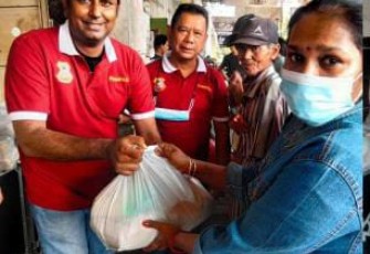 Dokumen Poto Warga Kota Medan Bakti Bawan Ibrahim. (Baju Merah)