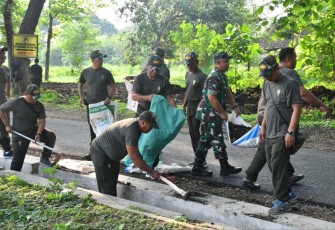 Kerja bakti pembersihan lingkungan