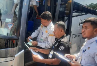 Pengecekan ramp cek kendaraan umum