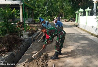 Pembersihan drainase wilayah desa binaan 
