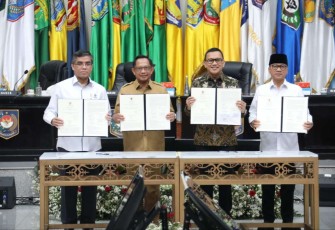 Nota kesepahaman lintas kementerian melindungi pekerja migran Indonesia di Jakarta, Selasa (3/12)