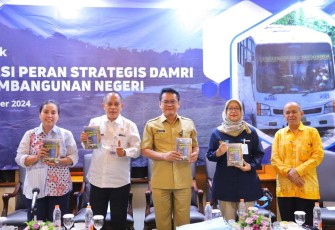 Diskusi publik peran strategis DAMRI membangun negeri di Hotel Bidakara, Jakarta, Selasa (3/12)