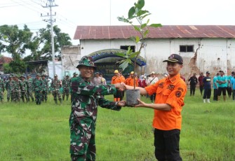 Aksi tanam pohon Kodim Ponorogo 