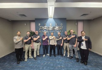 KBP M Arsal Sahban foto bersama delegasi Northern Illinois University di STIK-PTIK Jakarta, Rabu (18/12)