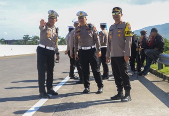 Investigasi kecelakaan bus di tol Malang-Pandaan KM 77+200 Lawang, Malang, Selasa (24/12)