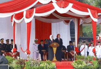 Bupati Blitar Rini Syarifah Pimpin Upacara Peringatan Hari Kebangkitan Nasional ke- 116 Tahun 2024 di Alun-alun Kanigoro