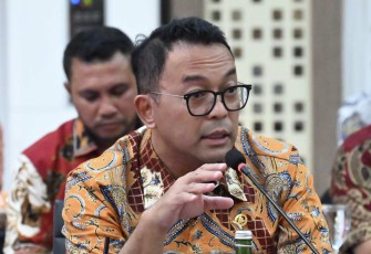 Anggota Komisi III DPR RI Pulung Agustanto, saat mengikuti pertemuan agenda Kunjungan Kerja Spesifik Komisi III DPR RI ke Markas Polda Jawa Timur