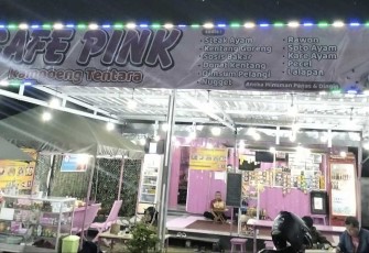 Cafe Pink Kampoeng Tentara Singosari Malang 
