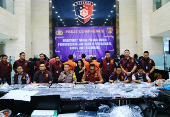 Direktur Reserse Kriminal Umum Bareskrim Polri Brigjen. Pol. Djuhandani Rahardjo Puro saat press confrence di Gedung Bareskrim Polri, Jakarta Selatan, Jumat (19/1/24).