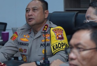 Kapolda Kalbar Irjen Pol Pipit Rismanto saat memberikan arahan saat vicon jajaran, Kamis (15/2) 