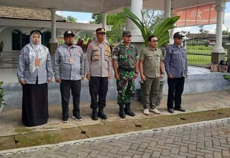 Apel siaga yang diikuti oleh PKD dan KPPS Se Kecamatan Donorojo, Jumat (09/02/2024). 