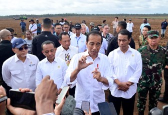 Panglima TNI saat Dampingi Presiden RI Tinjau Hanpangan Nasional di Merauke, Papua Selatan