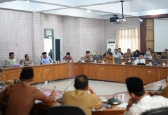 Rapat Kerja Membahas Persiapan Pembentukan AKD dan Masa Orientasi