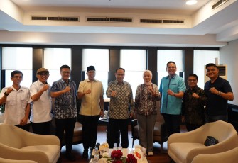Menkop Budi Arie saat menerima audiensi Gubernur dan Wakil Gubernur Terpilih Provinsi Lampung, Rahmat Mirzani Djausal dan Jihan Nurlela di Kantornya, Rabu (11/12).