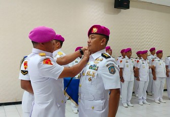 Sertijab Wadan Kodikmar Kodiklatal dari Brigjen TNI Marinir Efhardian yang merupakan Alumni AAL Angkatan 42 Tahun 1996 kepada Kolonel Marinir Arief Rahman Hendrata Anggorojati Alumni AAL Angkatan 44 Tahun 1998, bertempat di ruang Rapat Mako Kodikmar, Gunungsari Surabaya, Jumat (19/01/2024).