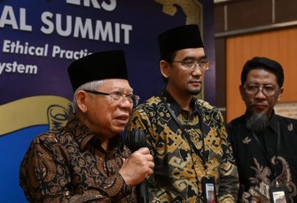 Wakil Presiden (Wapres) K.H. Ma’ruf Amin dalam keterangan pers usai menghadiri Brawijaya Halal Summit 2024, Peluncuran UB Halal Center dan UB Halal Metric, di Universitas Brawijaya (UB), Jl. Veteran No. 10-11, Ketawanggede, Kecamatan Lowokwaru, Malang, Jawa Timur (Jatim), Jumat (19/01/2024).