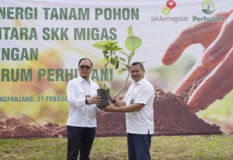 Perhutani dan SKK Migas Tanam Ribuan Bibit Pohon di Bogor 