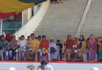 Ribuan Peserta Pawai MTQ dan Hadis XIII 2024 Kabupaten Bintan Padati Kota Kijang