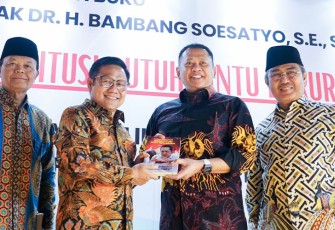 Bamsoet saat peluncuran buku ke-32 karya Bamsoet berjudul 'Konstitusi Butuh Pintu Darurat: Urgensi Memulihkan Wewenang Subjektif Superlatif MPR RI', di Jakarta, Rabu (17/1/24).