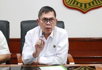  Jaksa Agung Muda Tindak Pidana Umum (JAM-Pidum) Dr. Fadil Zumhana 