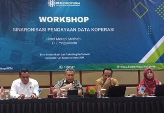 Kepala Biro Komunikasi dan Teknologi Informasi (KTI) KemenKopUKM Budi Mustopo saat membuka acara Workshop Sinkronisasi Pengayaan Data Koperasi di Yogyakarta, Rabu (6/3)