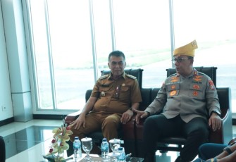 Bupati Natuna saat Sambut Kedatangan Kapolda Kepri 