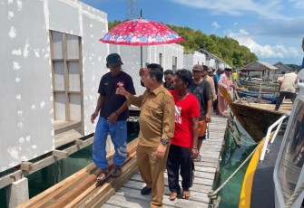 Pembangunan Rumah Suku Laut di Lingga Untuk Mempercepat Pengentasan Kemiskinan  