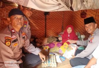 Polres Pasaman Barat Salurkan Bantuan Sembako dan Tali Asih Kepada Kaum Dhuafa dan Warga Kurang Mampu