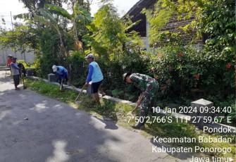 nggota Koramil Tipe B 0802/03 Babadan, Kodim 0802/Ponorogo yang setiap hari bertugas menjadi Bintara Pembina Desa (Babinsa) Ngrambang