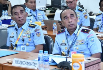 Wakil Komandan  Koharmatau Marsekal Pertama TNI Talawide, S.T., menghadiri acara Focus Group Discussion Teknologi Avionik Pesawat Tempur 2020-2024 di Gedung National Air & Space Power Center of Indonesia (NASPCI) Halim Perdanakusuma, Jakarta Timur, Rabu (31/01/2024)