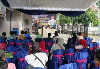 Anggota DPRD Jawa Timur, Deni Prasetyo saat serap aspirasi di Dusun Krajan, Desa Wonorejo, Kecamatan Kencong, Kabupaten Jember, Rabu 24 Januari 2024.