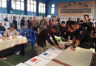 TNI-Polri Kawal Rekapitulasi Penghitungan Suara Pemilu 2024 Tingkat Kecamatan