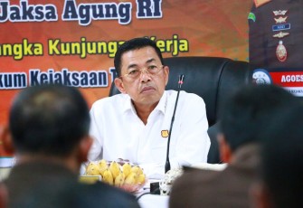 Wakil Jaksa Agung Dr. Sunarta saat memberikan pengarahan di wilayah hukum Kejaksaan Tinggi Maluku pada Kamis 01 Februari 2024.