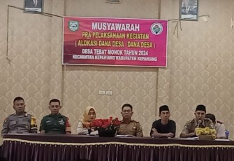 Musyawarah Pra Pelaksanaan Kegiatan yang dipimpin Pjs. Kades Tebat Monok, Arismansyah di Aula Desa Tebat Monok, Senin (01/04/2024).