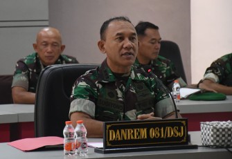 Danrem 081/DSJ Kolonel Inf H. Sugiyono memerintahkan para Dandim di jajarannya untuk berkoordinasi dengan KPU dan Bawaslu guna mengamankan kartu suara supaya Pemilu 2024 dapat berjalan aman dan lancar