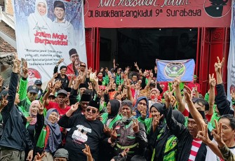 Ikamra dan Ojol menyatakan dukungannya untuk memenangkan  Paslon Cagub  - Cawagub nomor urut 2, Khofifah Indar Parawansa - Emil Elistianto Dardak. Deklarasi ini digelar di Posko Relawan Gotong Royong, Jl Bulak Banteng Surabaya.