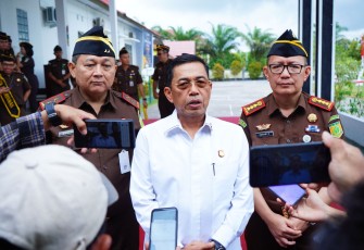 Wakil Jaksa Agung Dr. Sunarta pada Kamis 29 Februari 2024 di Kantor Kejaksaan Tinggi Kalimantan Tengah, Palangkaraya.