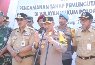 Polda Jateng melaksanakan Apel Serpas (Pergeseran Pasukan)  dalam rangka pengamanan tahap pemungutan suara pada Pemilu 2024, Apel di laksanakan di  Lapangan Simpang Lima Semarang Jawa Tengah, Senin (12/2/2024)