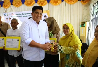 di Aula Kantor Kecamatan Toapaya, Rabu (08/05), Bupati Bintan Roby Kurniawan menyampaikan rasa optimisnya terhadap kemajuan pertanian di Bintan. 