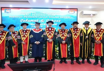 Dr. Ir. Restuardy Daud, M.Sc., CGRE., yang kini menjabat sebagai Direktur Jenderal Bina Pembangunan Daerah di Kemendagri, berhasil meraih gelar Doktor Ilmu Pemerintahan di Institut Pemerintahan Dalam Negeri (IPDN) Jakarta